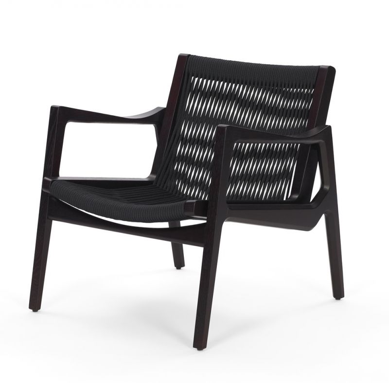 Euvira Lounge Chair von ClassiCon: Sessel mit dunklem Holzrahmen und schwarzer Seilbespannung.